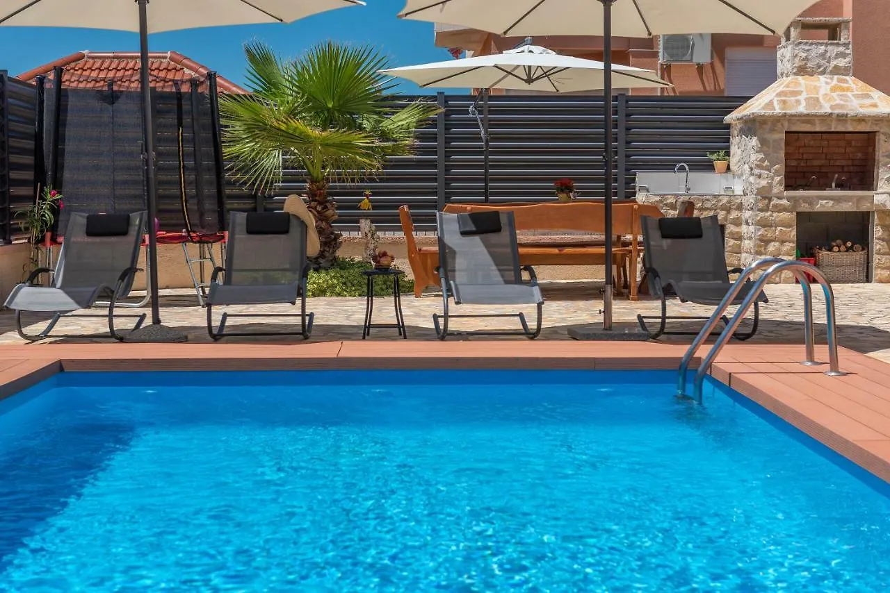 Apartment Maja With Private Pool Sveti Petar