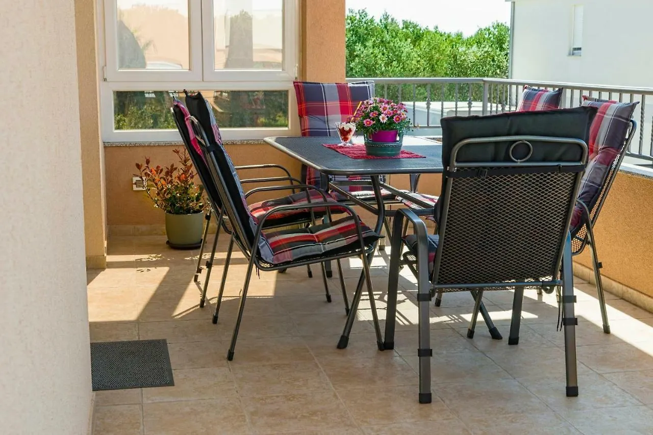 Apartment Maja With Private Pool Sveti Petar  Croatia