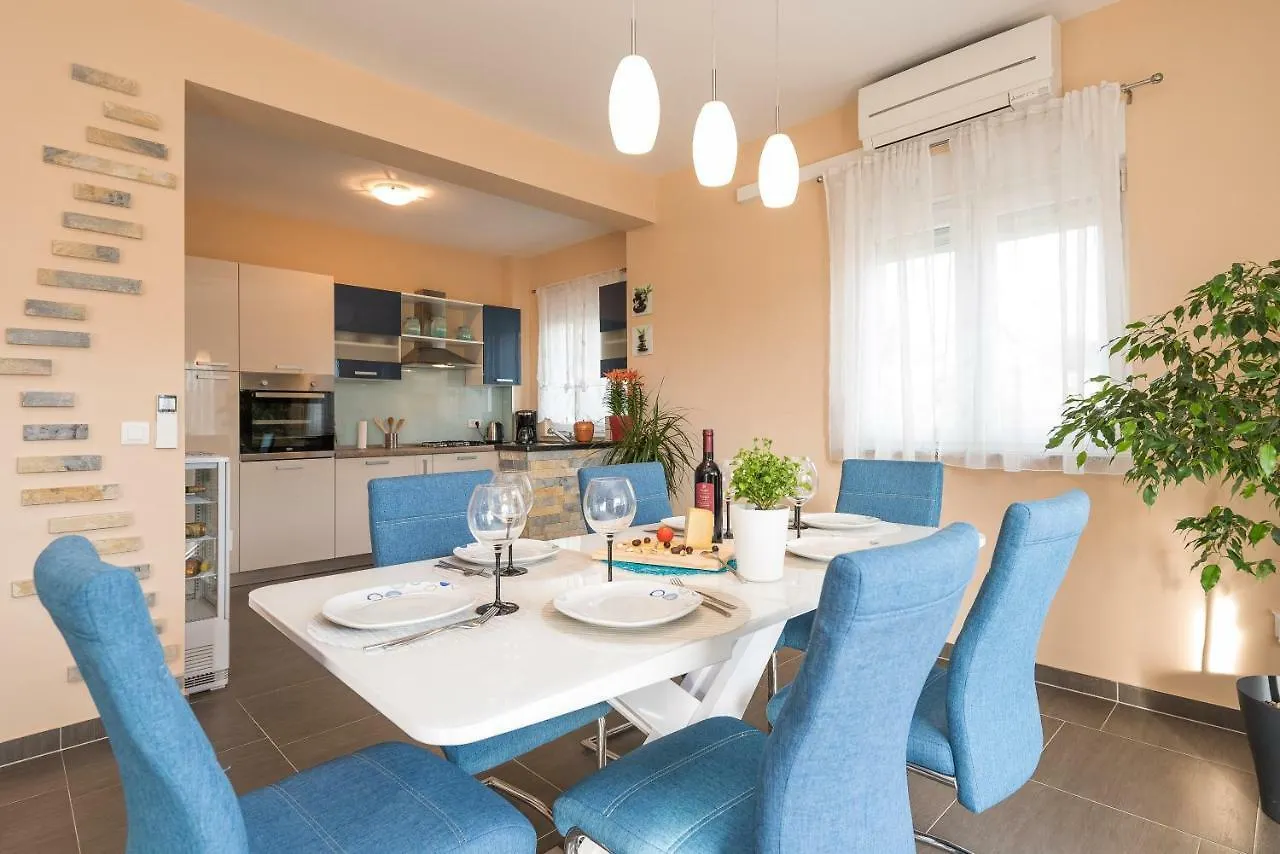 Apartment Maja With Private Pool Sveti Petar