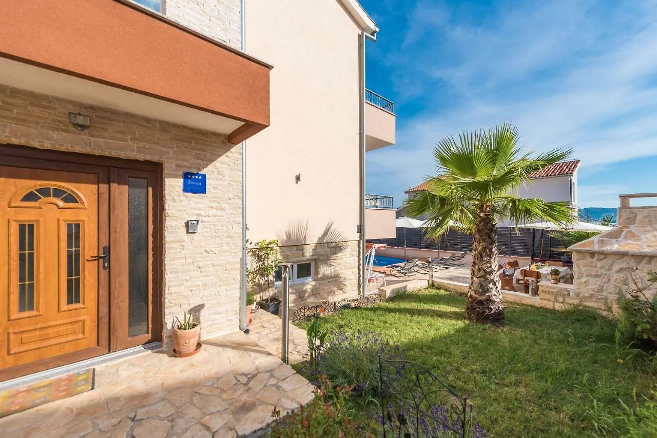 Apartment Maja With Private Pool Sveti Petar  Sveti Petar (Zadar)