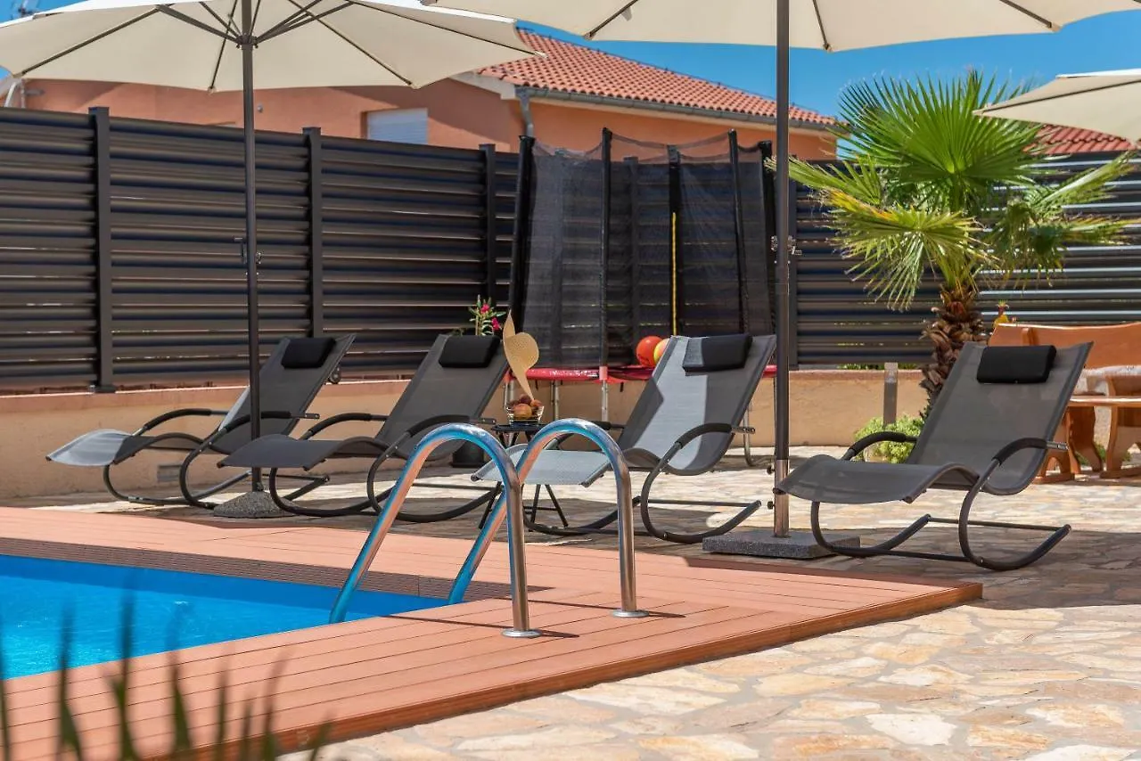 Apartment Maja With Private Pool Sveti Petar  Sveti Petar (Zadar)